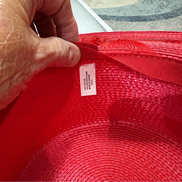 Elegant Red Women's Hat - Picture 5 of 7